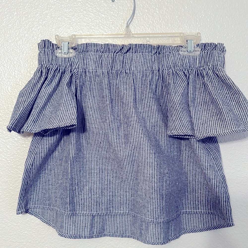 Women’s XSmall Lulus Off The Shoulder Crop Top